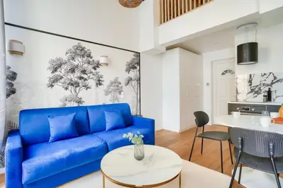 Coin salon dans l'établissement Perchoir Parisien - Dupleix avec mezzanine pour 4