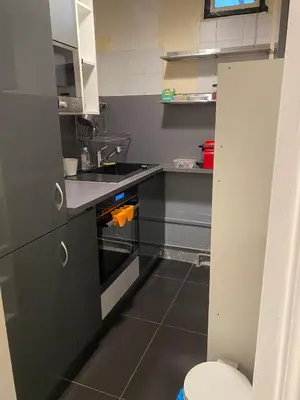 Cuisine ou kitchenette dans l'établissement 2 Bedroom with Spacious Terrace minutes from Champs Elysées