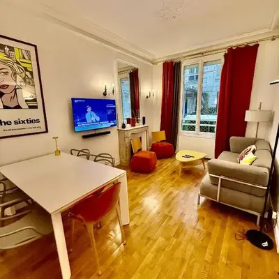 2 Bedroom with Spacious Terrace minutes from Champs Elysées