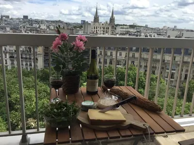 Balcon ou terrasse dans l'établissement Studio Avec vue Panoramique Paris 11