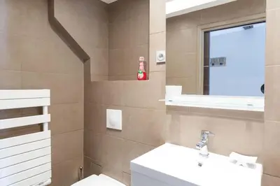 Salle de bains dans l'établissement Paris - Cosy Duplex près des Champs Elysées