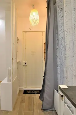 Salle de bains dans l'établissement Tiny cosy studio NAMASTAY in trendy Canal St Martin area