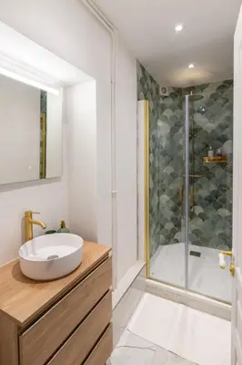 Salle de bains dans l'établissement Charming Parisian Flat near Eiffel Tower