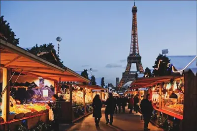 Clients de l'établissement Le Cœur des Antiquaires - 5 min de Paris