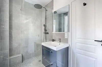 Salle de bains dans l'établissement Saussier Ternes Charming Apartment 4P
