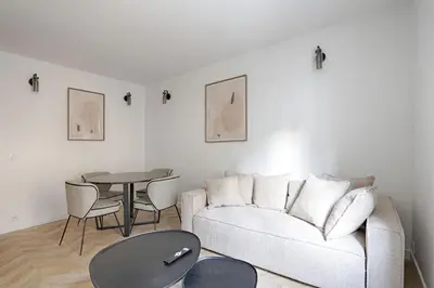 Coin salon dans l'établissement Saussier Ternes Charming Apartment 4P