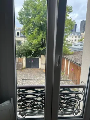 Balcon ou terrasse dans l'établissement Cozy Studio 10min from La Défense Arena