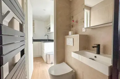 Salle de bains dans l'établissement Flexliving - Whole Flat - Beauregard