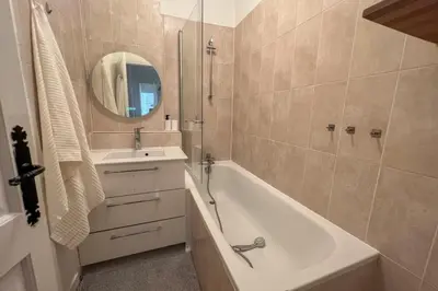 Salle de bains dans l'établissement Flexliving - room - Echiquier