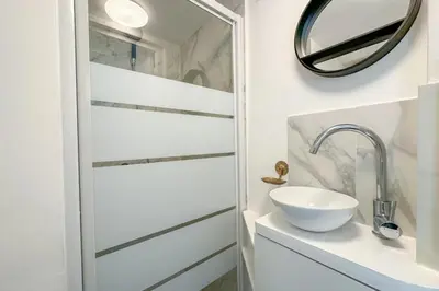 Salle de bains dans l'établissement Flexliving - Studio - Charlot