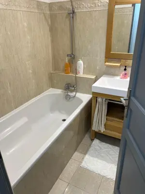 Salle de bains dans l'établissement Paris La Défense - appart 3 chambre