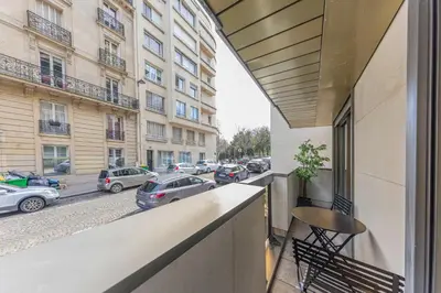 Balcon ou terrasse dans l'établissement Cosy apartment ac balcony - 1BR-4P - Eiffel Tower