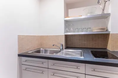 Cuisine ou kitchenette dans l'établissement Cosy apartment ac balcony - 1BR-4P - Eiffel Tower