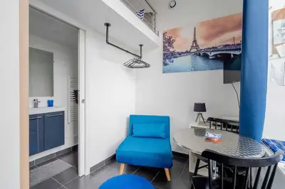Cuisine ou kitchenette dans l'établissement Authentic studio - 2P - Gare de l'Est