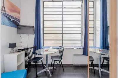 Télévision ou salle de divertissement dans l'établissement Authentic studio - 2P - Gare de l'Est