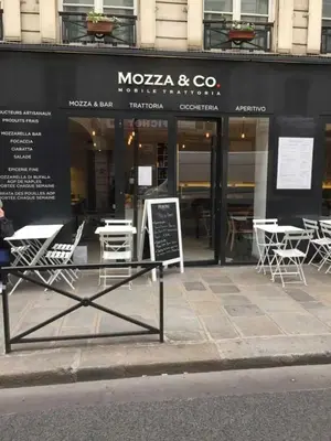 Restaurant ou autre lieu de restauration dans l'établissement Authentic studio - 2P - Gare de l'Est