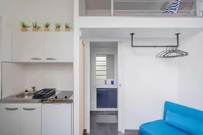 Cuisine ou kitchenette dans l'établissement Authentic studio - 2P - Gare de l'Est
