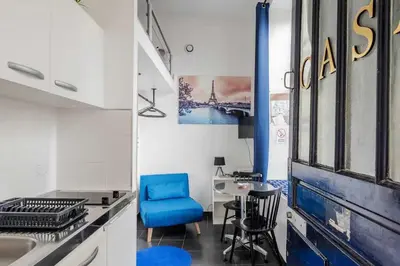 Cuisine ou kitchenette dans l'établissement Authentic studio - 2P - Gare de l'Est