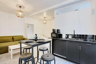 Cuisine ou kitchenette dans l'établissement Cosy Studio - 3P - Place de la Bastille