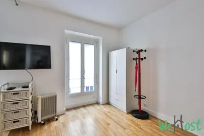Télévision ou salle de divertissement dans l'établissement Charming Studio -2 persons - Paris 10