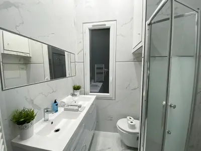 Salle de bains dans l'établissement Urban Flat 72 - Pretty 3 Bedroom Flat - Triangle d Or
