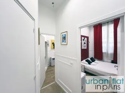 Un ou plusieurs lits dans un hébergement de l'établissement Urban Flat 72 - Pretty 3 Bedroom Flat - Triangle d Or