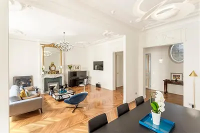 Télévision ou salle de divertissement dans l'établissement Sumptuous apartment, St Germain des Près-Invalides