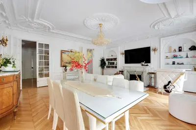Télévision ou salle de divertissement dans l'établissement Luxurious flat - 4BD8P - Arc de Triomphe