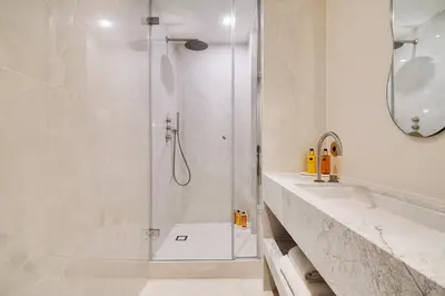 Salle de bains dans l'établissement ONIRI - Serviced Apartment in Saint Germain