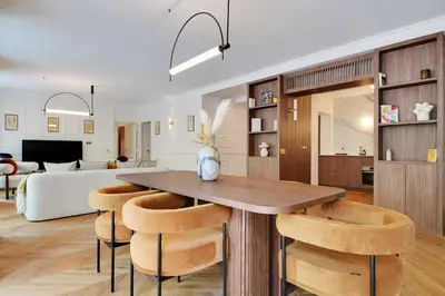 Cuisine ou kitchenette dans l'établissement ONIRI - Serviced Apartment in Saint Germain
