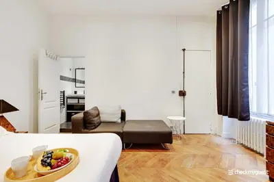 Coin salon dans l'établissement Peaceful Studio - 2P - Le Marais