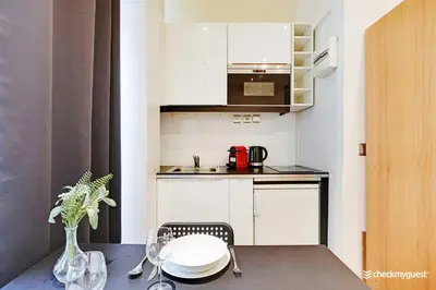 Cuisine ou kitchenette dans l'établissement Peaceful Studio - 2P - Le Marais