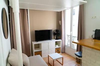Télévision ou salle de divertissement dans l'établissement L'immersion - Super Studio - République - Paris