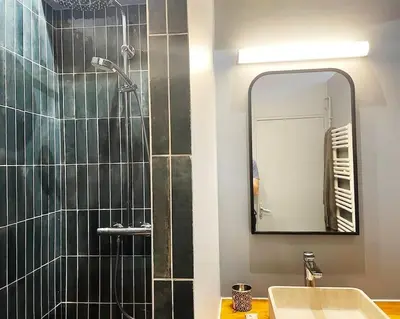 Salle de bains dans l'établissement Cœur Du Marais - Grand appartement 2 chambres