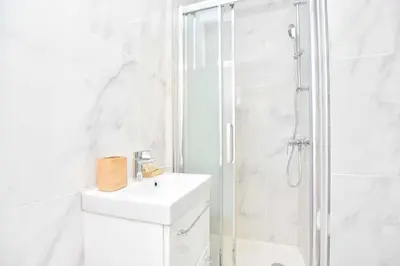 Salle de bains dans l'établissement Cosy studio - 2P - Voltaire