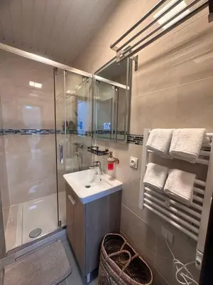 Salle de bains dans l'établissement Excellent Appartement Rénové au Cœur de la Capitale