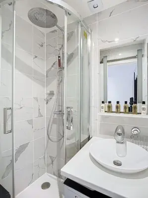 Salle de bains dans l'établissement Studio 49-Le Cocon-Métro à 1mn
