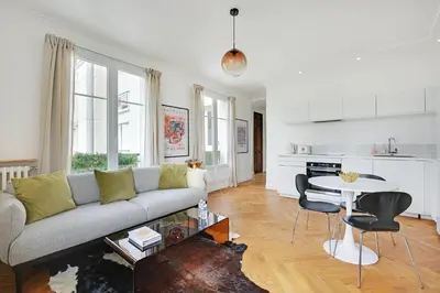 Cuisine ou kitchenette dans l'établissement Luminous Apartment