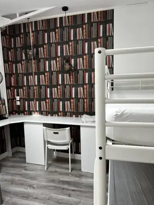 Bibliothèque dans l'auberge de jeunesse