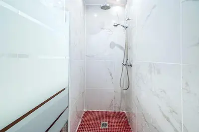 Salle de bains dans l'établissement Appartement Coloré aux portes des Buttes Chaumont