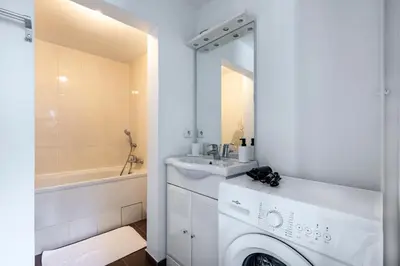 Salle de bains dans l'établissement Close to Center of Paris I Fully equipped
