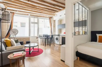 Un ou plusieurs lits dans un hébergement de l'établissement ParisConciergerie - 1BR apartment with AC