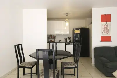 Cuisine ou kitchenette dans l'établissement Private room in shared house