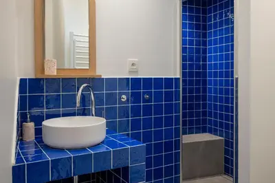 Salle de bains dans l'établissement New Mediterranean-Style T2 -Greater Paris district