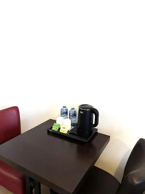 Plateau bouilloire dans l'établissement Chambre Lucas Salle de bain Privative