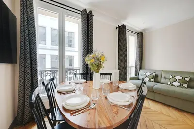 Coin salon dans l'établissement Charming apt - 1BR-4P - Arc de Triomphe