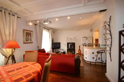 Télévision ou salle de divertissement dans l'établissement Great apartment near rue Daguerre - pls book on air-bnb
