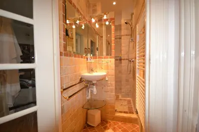 Salle de bains dans l'établissement Great apartment near rue Daguerre - pls book on air-bnb