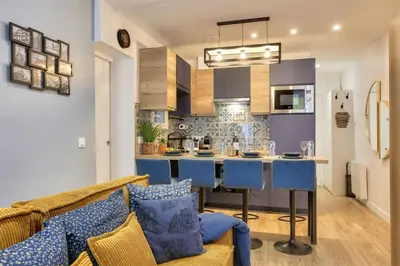 Cuisine ou kitchenette dans l'établissement Bel appartement - 2 chambres au centre de Paris