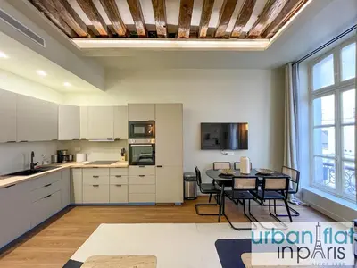 Cuisine ou kitchenette dans l'établissement Urban Flat 188 - Sublime 4 Bedroom Apartment in Paris